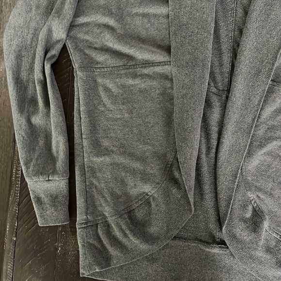 Banana Republic Sweater - Picture 2 of 4